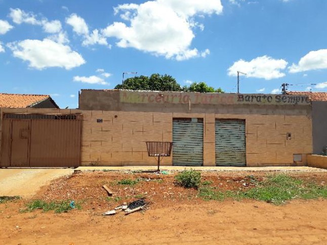 Vende-se em Luziania-GO  Casa, 56.36 de área privativa, 166.13 de área do terreno,  2_qto(s), WC, 1_sala(s), cozinha, 1_vaga(s) de garagem.