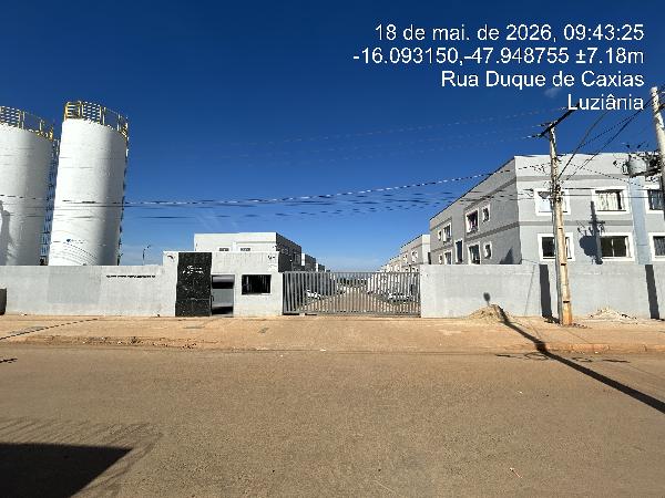 Vende-se em Cidade Ocidental-GO  apto, 93.26 de área total, 49.90 de área privativa,  2_qto(s), WC, 1_sala(s), cozinha, 1_vaga(s) de garagem.
