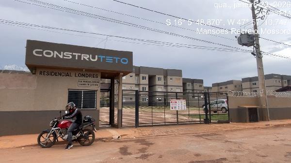 Vende-se em Cidade Ocidental-GO  apto, 84.63 de área total, 41.78 de área privativa,  2_qto(s), a.serv, WC, 1_sala(s), cozinha, 1_vaga(s) de garagem.