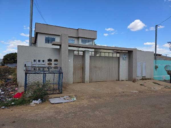 Vende-se em Luziania-GO  apto, 73.75 de área total, 58.88 de área privativa,  2_qto(s), a.serv, WC, 1_sala(s), cozinha, 1_vaga(s) de garagem.