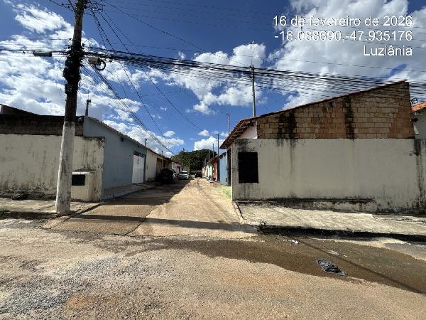 Vende-se em Cidade Ocidental-GO  Casa, 57.07 de área total, 57.07 de área privativa, 120.24 de área do terreno,  2_qto(s), varanda, a.serv, WC, 1_sala(s), cozinha, 1_vaga(s) de garagem.
