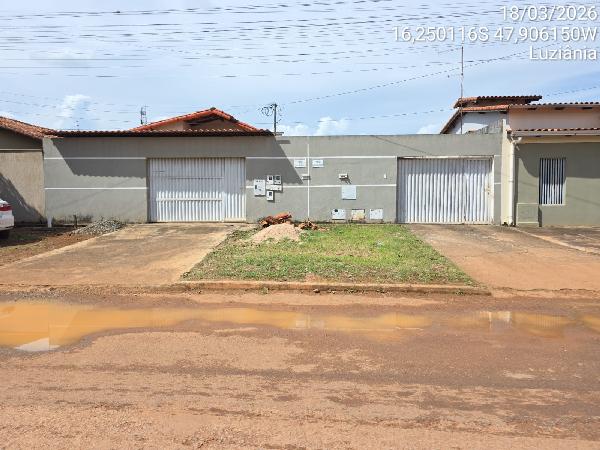 Vende-se em Luziania-GO  Casa, 105.86 de área total, 59.86 de área privativa, 118.00 de área do terreno,  2_qto(s), a.serv, WC, 1_sala(s), cozinha, 1_vaga(s) de garagem.