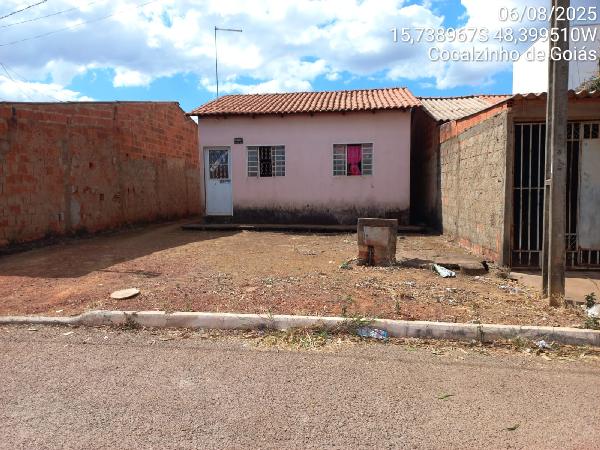 Vende-se em Cocalzinho De Goias-GO  Casa, 47.50 de área total, 47.50 de área privativa, 180.00 de área do terreno,  2_qto(s), WC, 1_sala(s), cozinha.