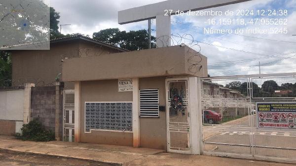 Vende-se em Luziania-GO  apto, 48.07 de área total, 44.23 de área privativa,  2_qto(s), a.serv, WC, 1_sala(s), cozinha, 1_vaga(s) de garagem.