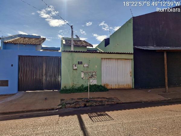 Vende-se em Itumbiara-GO  Casa, 70.00 de área total, 70.00 de área privativa, 150.00 de área do terreno,  2_qto(s), varanda, a.serv, WC, 1_sala(s), cozinha.