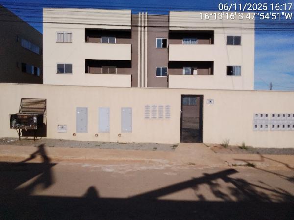 Vende-se em Luziania-GO  apto, 72.97 de área total, 56.87 de área privativa,  2_qto(s), a.serv, WC, 1_sala(s), cozinha, 1_vaga(s) de garagem.
