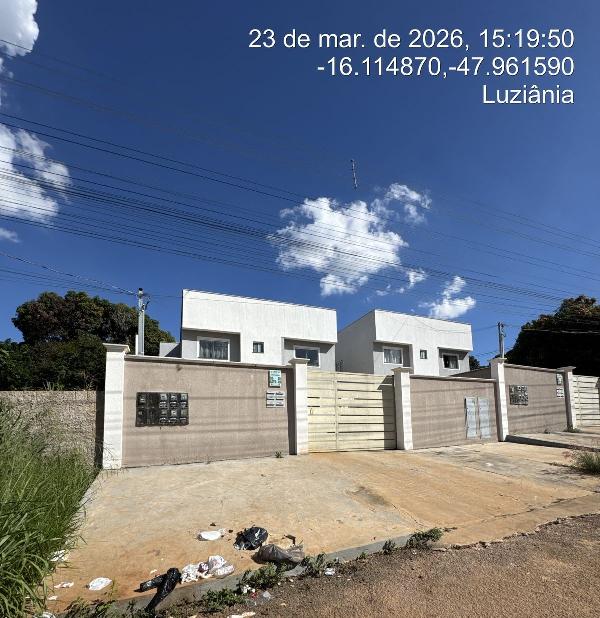 Vende-se em Luziania-GO  apto, 78.51 de área total, 63.97 de área privativa,  2_qto(s), a.serv, WC, 1_sala(s), cozinha, 1_vaga(s) de garagem.