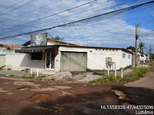 Vende-se em Luziania-GO  Casa, 63.13 de área total, 63.13 de área privativa, 173.75 de área do terreno,  2_qto(s), a.serv, WC, 1_sala(s), cozinha.