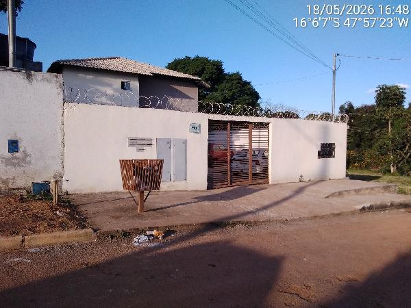 Vende-se em Cidade Ocidental-GO  apto, 86.43 de área total, 49.74 de área privativa,  2_qto(s), a.serv, WC, 1_sala(s), cozinha, 1_vaga(s) de garagem.
