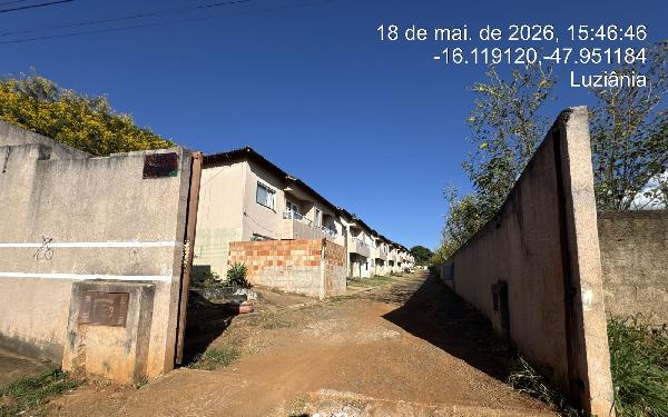 Vende-se em Cidade Ocidental-GO  apto, 219.29 de área total, 48.65 de área privativa,  2_qto(s), WC, 1_sala(s), cozinha, 1_vaga(s) de garagem.
