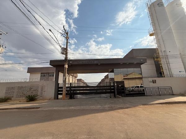 Vende-se em Cidade Ocidental-GO  apto, 94.38 de área total, 53.44 de área privativa,  2_qto(s), varanda, WC, 1_sala(s), cozinha, 1_vaga(s) de garagem.