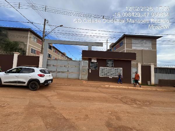 Vende-se em Cidade Ocidental-GO  apto, 80.79 de área total, 44.07 de área privativa,  2_qto(s), a.serv, WC, 1_sala(s), cozinha, 1_vaga(s) de garagem.