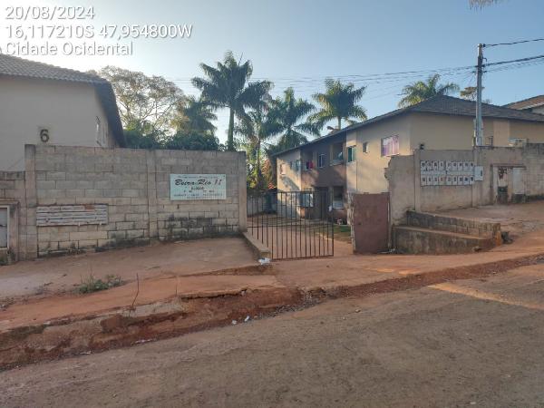 Vende-se em Cidade Ocidental-GO  apto, 146.38 de área total, 51.99 de área privativa,  2_qto(s), a.serv, WC, 1_sala(s), cozinha.