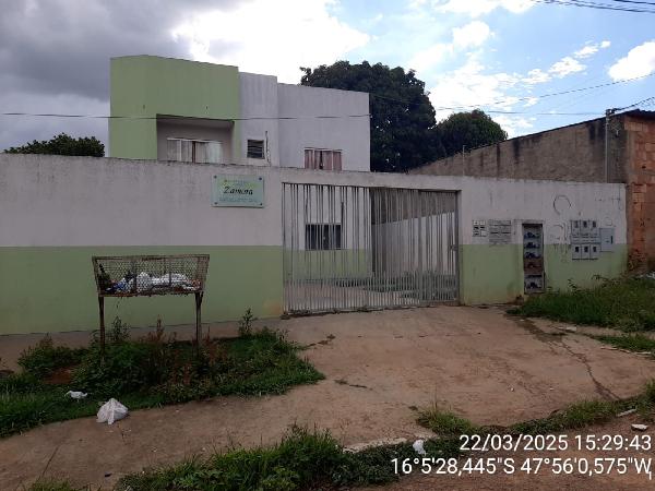 Vende-se em Cidade Ocidental-GO  apto, 92.87 de área total, 58.68 de área privativa,  2_qto(s), a.serv, WC, 1_sala(s), cozinha, Terraco.