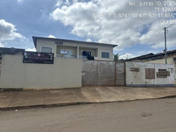 Vende-se em Cidade Ocidental-GO  apto, 72.72 de área total, 48.78 de área privativa,  2_qto(s), varanda, a.serv, WC, 1_sala(s), cozinha, 1_vaga(s) de garagem.