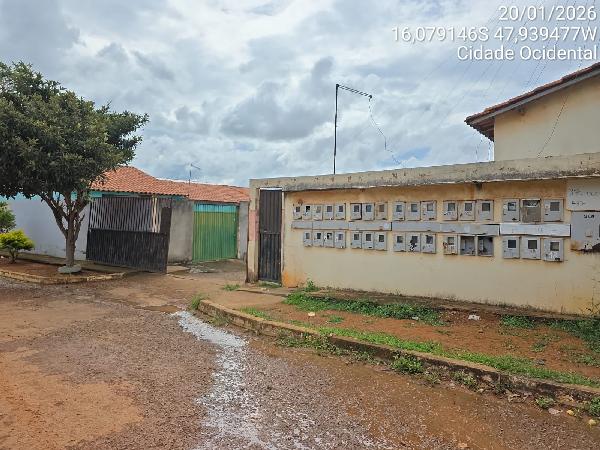 Vende-se em Cidade Ocidental-GO  Casa, 75.90 de área total, 50.90 de área privativa, 125.00 de área do terreno,  2_qto(s), varanda, a.serv, WC, 1_sala(s), cozinha.