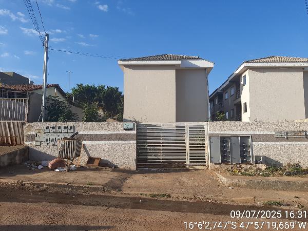 Vende-se em Cidade Ocidental-GO  apto, 79.04 de área total, 41.91 de área privativa,  2_qto(s), WC, 1_vaga(s) de garagem.