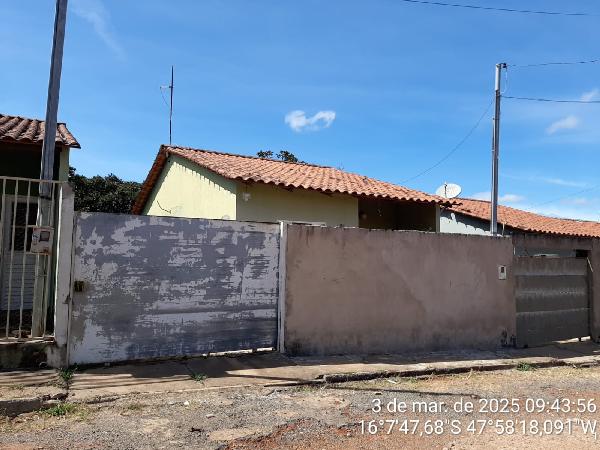 Vende-se em Luziania-GO  Casa, 54.75 de área total, 54.75 de área privativa, 152.63 de área do terreno,  2_qto(s), a.serv, WC, 2_sala(s), cozinha, 1_vaga(s) de garagem.
