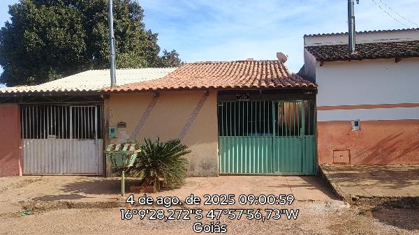 Vende-se em Luziania-GO  Casa, 140.91 de área total, 55.91 de área privativa, 360.00 de área do terreno,  2_qto(s), a.serv, WC, 1_sala(s), cozinha.