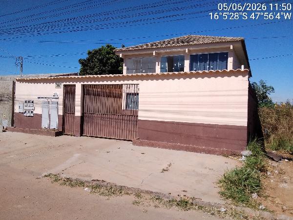 Vende-se em Cidade Ocidental-GO  apto, 86.82 de área total, 50.00 de área privativa,  2_qto(s), a.serv, WC, 1_sala(s), cozinha, 1_vaga(s) de garagem.