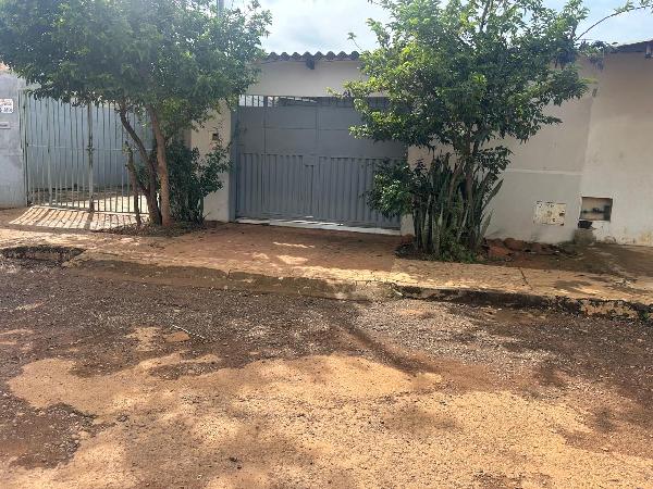 Vende-se em Luziania-GO  Casa, 56.89 de área total, 56.89 de área privativa, 180.00 de área do terreno,  2_qto(s), a.serv, WC, 1_sala(s), cozinha, 1_vaga(s) de garagem.
