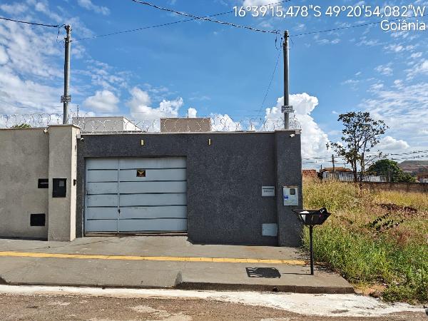 Vende-se em Goiania-GO  Casa, 117.63 de área total, 117.63 de área privativa, 210.00 de área do terreno,  3_qto(s), a.serv, WC, 1_sala(s), 1 lavabo(s), cozinha, 1_vaga(s) de garagem.