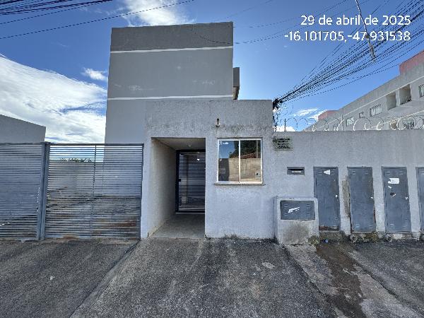 Vende-se em Cidade Ocidental-GO  apto, 82.18 de área total, 51.96 de área privativa,  2_qto(s), a.serv, WC, 1_sala(s), cozinha, 1_vaga(s) de garagem.