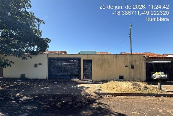Vende-se em Itumbiara-GO  Casa, 51.65 de área privativa, 250.00 de área do terreno.