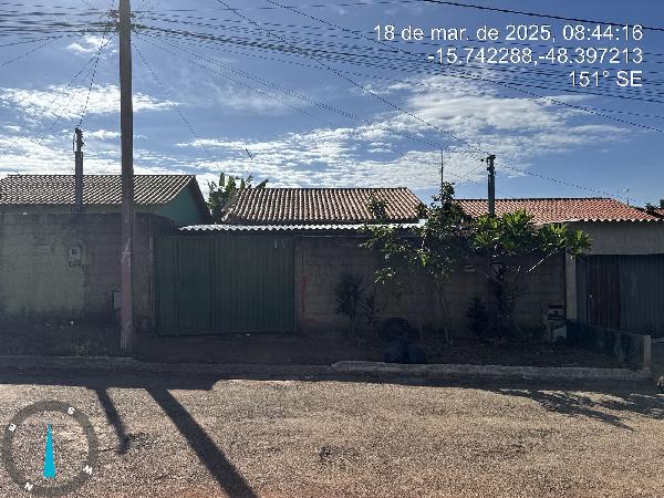 Vende-se em Cocalzinho De Goias-GO  Casa, 51.12 de área privativa, 180.00 de área do terreno,  2_qto(s), a.serv, WC, 1_sala(s), cozinha, 1_vaga(s) de garagem.