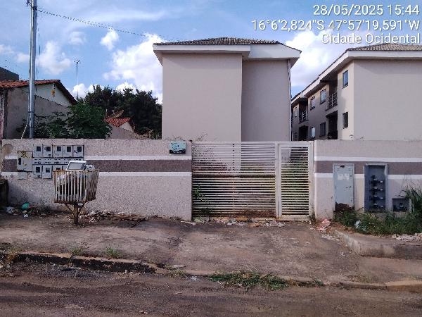 Vende-se em Cidade Ocidental-GO  apto, 79.04 de área total, 41.91 de área privativa,  2_qto(s), a.serv, WC, 1_sala(s), cozinha, 1_vaga(s) de garagem.