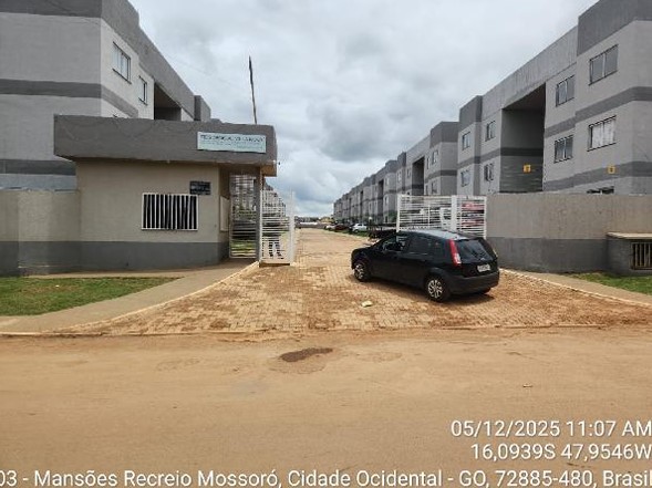 Vende-se em Cidade Ocidental-GO  apto, 82.66 de área total, 43.04 de área privativa,  2_qto(s), a.serv, WC, 1_sala(s), cozinha, 1_vaga(s) de garagem.