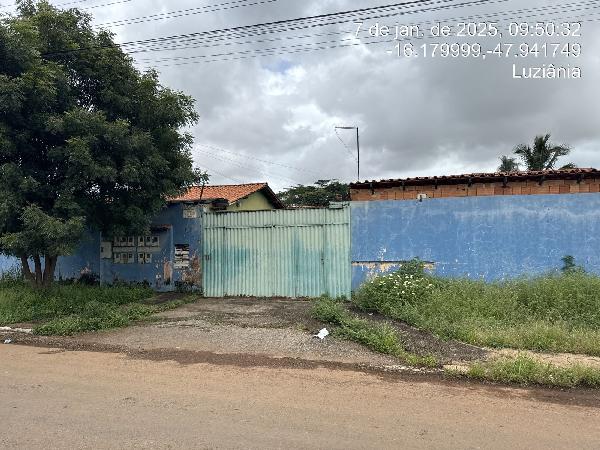 Vende-se em Luziania-GO  Casa, 48.29 de área total, 48.29 de área privativa, 120.00 de área do terreno,  2_qto(s), a.serv, WC, 1_sala(s), cozinha, 1_vaga(s) de garagem.