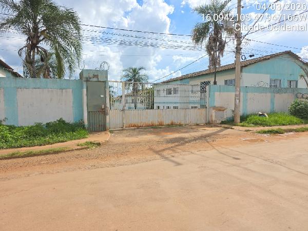 Vende-se em Cidade Ocidental-GO  apto, 117.86 de área total, 51.48 de área privativa,  2_qto(s), varanda, a.serv, WC, 1_sala(s), cozinha, 1_vaga(s) de garagem.