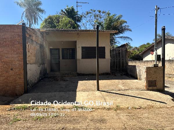 Vende-se em Cidade Ocidental-GO  Casa, 155.05 de área total, 64.34 de área privativa, 154.35 de área do terreno,  2_qto(s), varanda, a.serv, WC, 1_sala(s), cozinha, 1_vaga(s) de garagem.