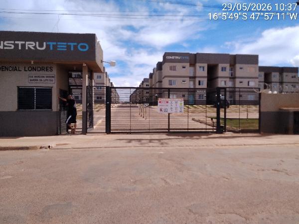 Vende-se em Cidade Ocidental-GO  apto, 84.63 de área total, 41.78 de área privativa,  2_qto(s), a.serv, WC, 1_sala(s), cozinha, 1_vaga(s) de garagem.