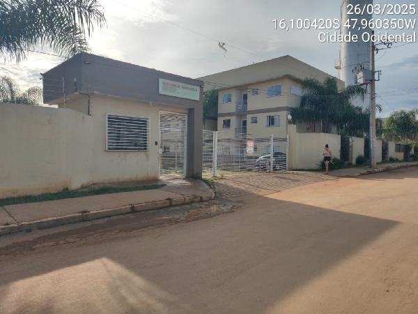 Vende-se em Cidade Ocidental-GO  apto, 93.77 de área total, 53.86 de área privativa,  2_qto(s), varanda, a.serv, WC, 1_sala(s), cozinha, 1_vaga(s) de garagem.