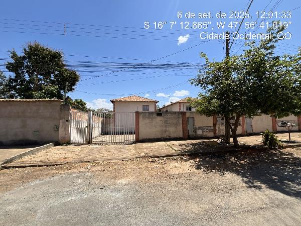 Vende-se em Cidade Ocidental-GO  apto, 103.70 de área total, 56.05 de área privativa,  2_qto(s), varanda, a.serv, WC, 1_sala(s), cozinha, 1_vaga(s) de garagem.