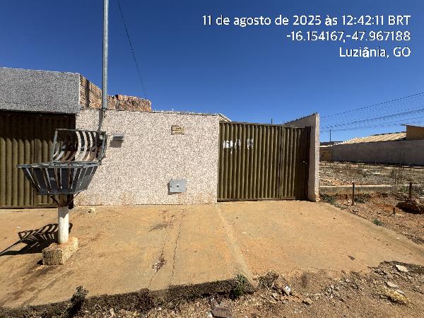 Vende-se em Luziania-GO  Casa, 63.60 de área total, 63.60 de área privativa, 180.00 de área do terreno,  2_qto(s), varanda, a.serv, WC, 1_sala(s), cozinha, 1_vaga(s) de garagem.