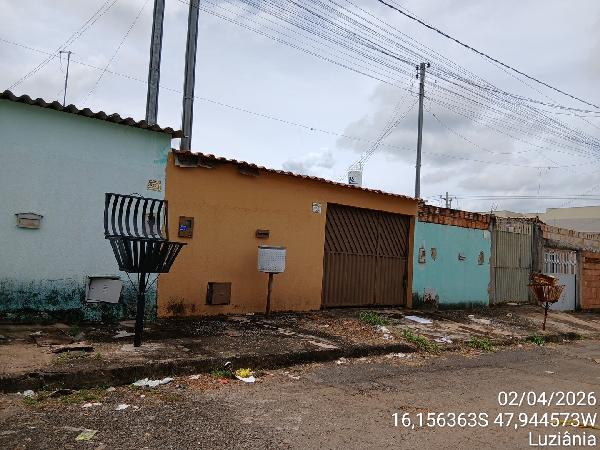 Vende-se em Luziania-GO  Casa, 55.58 de área total, 55.58 de área privativa, 180.00 de área do terreno,  2_qto(s), a.serv, WC, 1_sala(s), cozinha, 1_vaga(s) de garagem.
