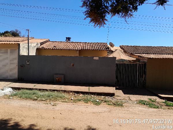 Vende-se em Luziania-GO  Casa, 55.18 de área total, 55.18 de área privativa, 115.83 de área do terreno,  2_qto(s), a.serv, WC, 1_sala(s), cozinha, 1_vaga(s) de garagem.