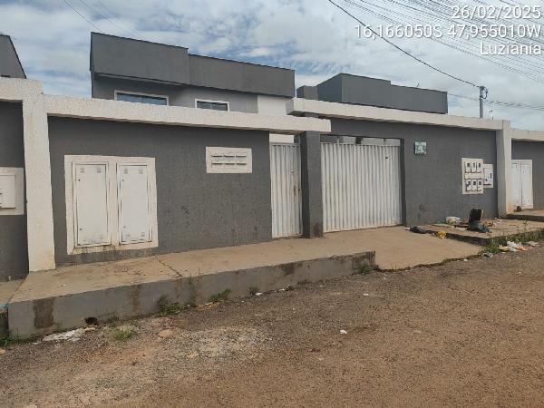 Vende-se em Luziania-GO  apto, 75.79 de área total, 61.08 de área privativa,  2_qto(s), a.serv, WC, 1_sala(s), cozinha, 1_vaga(s) de garagem.