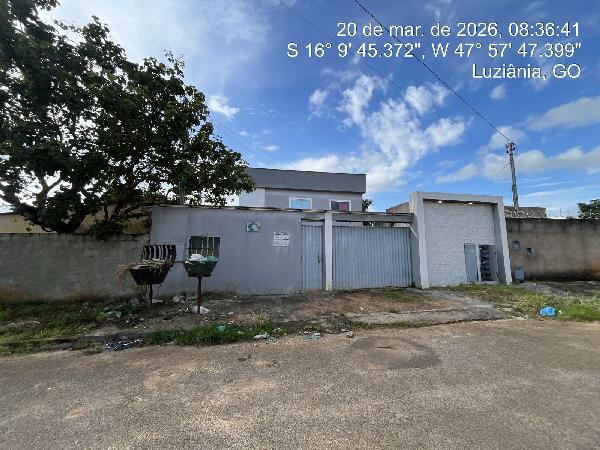 Vende-se em Luziania-GO  apto, 69.06 de área total, 54.56 de área privativa,  2_qto(s), a.serv, WC, 1_sala(s), cozinha.