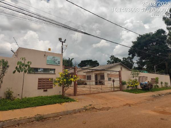 Vende-se em Luziania-GO  Casa, 114.37 de área total, 60.46 de área privativa, 4080.00 de área do terreno,  2_qto(s), a.serv, WC, 1_sala(s), cozinha, 1_vaga(s) de garagem.