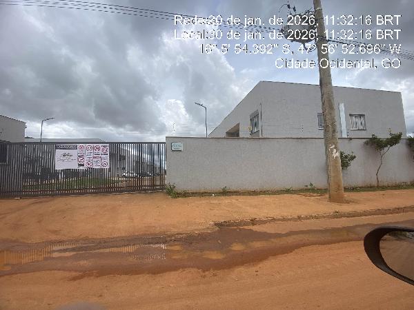 Vende-se em Cidade Ocidental-GO  apto, 102.96 de área total, 53.54 de área privativa,  2_qto(s), a.serv, WC, 1_sala(s), cozinha, 1_vaga(s) de garagem.