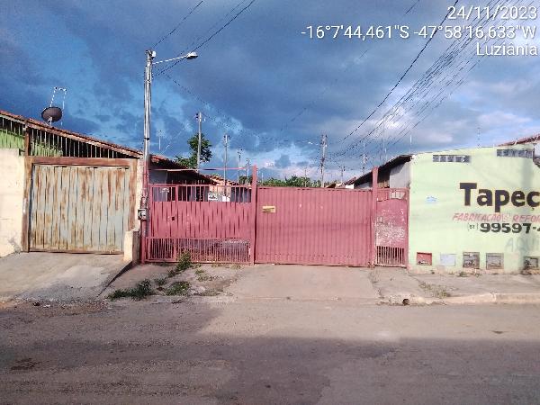 Vende-se em Luziania-GO  Casa, 48.05 de área privativa, 131.25 de área do terreno,  2_qto(s), a.serv, WC, 1_sala(s), cozinha, 1_vaga(s) de garagem.