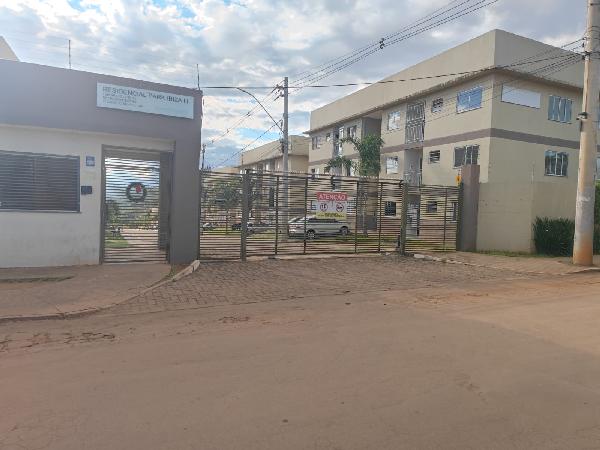 Vende-se em Cidade Ocidental-GO  apto, 99.67 de área total, 53.86 de área privativa,  2_qto(s), varanda, WC, 1_sala(s), cozinha, 1_vaga(s) de garagem.