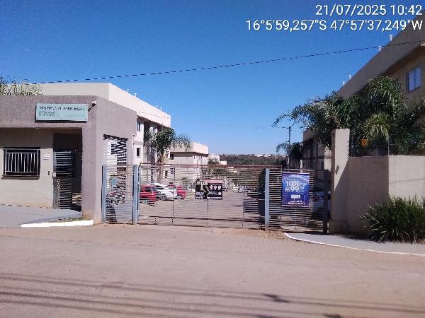 Vende-se em Cidade Ocidental-GO  apto, 93.66 de área total, 53.86 de área privativa,  2_qto(s), a.serv, WC, 1_sala(s), cozinha, 1_vaga(s) de garagem.
