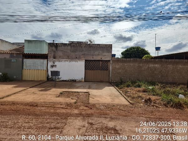 Vende-se em Luziania-GO  Casa, 61.77 de área total, 61.57 de área privativa, 360.00 de área do terreno,  2_qto(s), WC, 1_sala(s), cozinha, 1_vaga(s) de garagem.