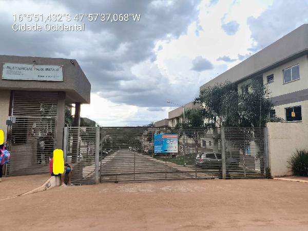 Vende-se em Cidade Ocidental-GO  apto, 93.67 de área total, 53.86 de área privativa,  2_qto(s), a.serv, WC, 1_sala(s), cozinha.