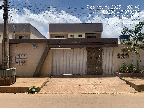 Vende-se em Luziania-GO  apto, 69.58 de área total, 55.44 de área privativa,  2_qto(s), a.serv, WC, 1_sala(s), cozinha, 1_vaga(s) de garagem.